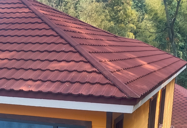 轻钢结构别墅屋顶使用什么瓦？
