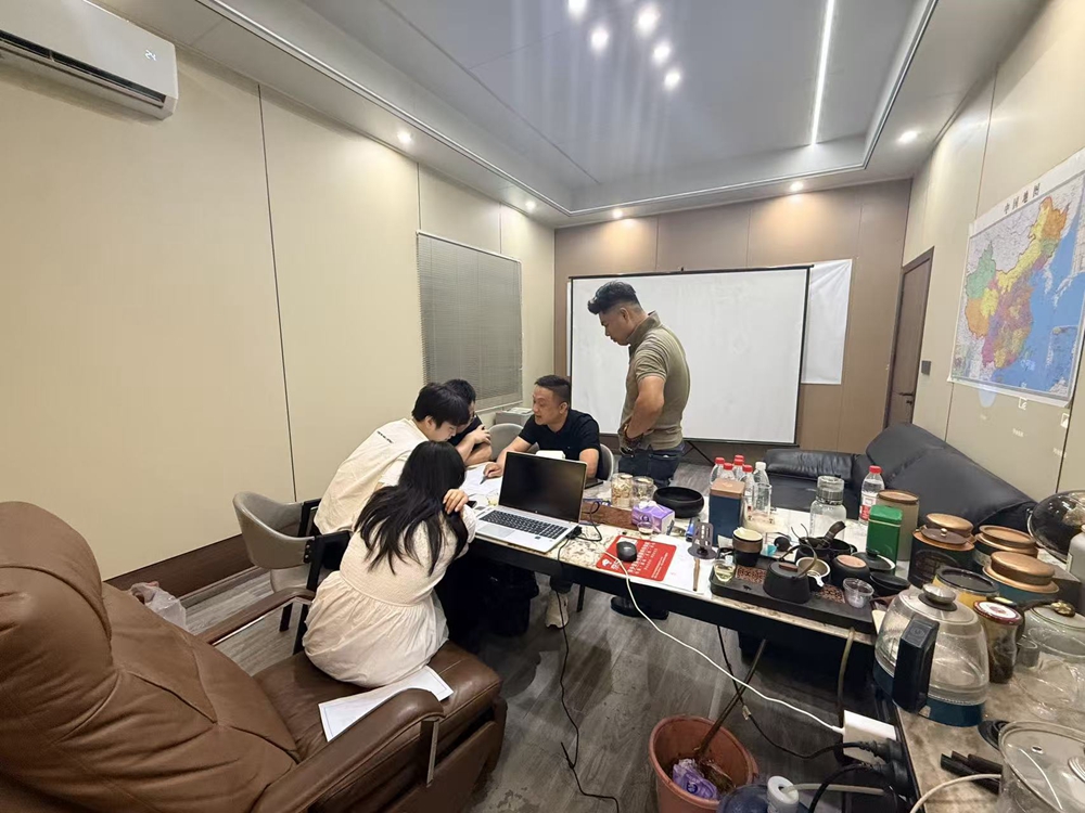 尼日利亚梁总一行到访汉良轻钢别墅萍乡工厂，深化战略出口合作